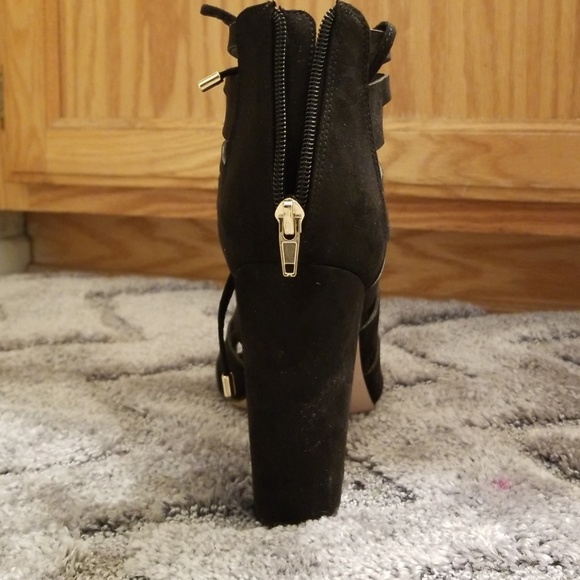 Shoes - Picture 2 of 4